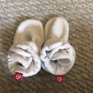 Cream Zutano booties with grip soles! 18M